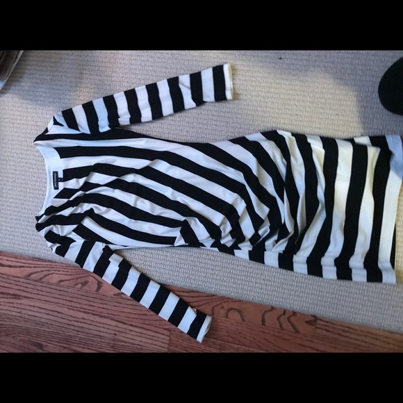 Juicy formfitting sleeves dress- size XS - Picture 2 of 5